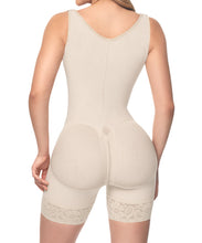 Cargar imagen en el visor de la galería, Short Bodysuit with Central Hooks and sleeves ( Ref. O-013 )