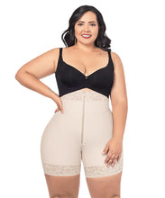 Cargar imagen en el visor de la galería, Faja Short Levanta Cola ( Ref. O-070 )
